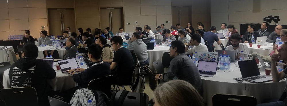 KubeCon 上海站新贡献者峰会与会者，摄影：Jerry Zhang